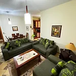Square Inn 11